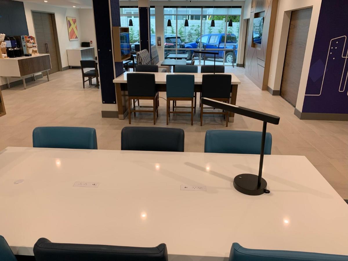 Holiday Inn Express & Suites - Courtenay - Comox By Ihg エクステリア 写真