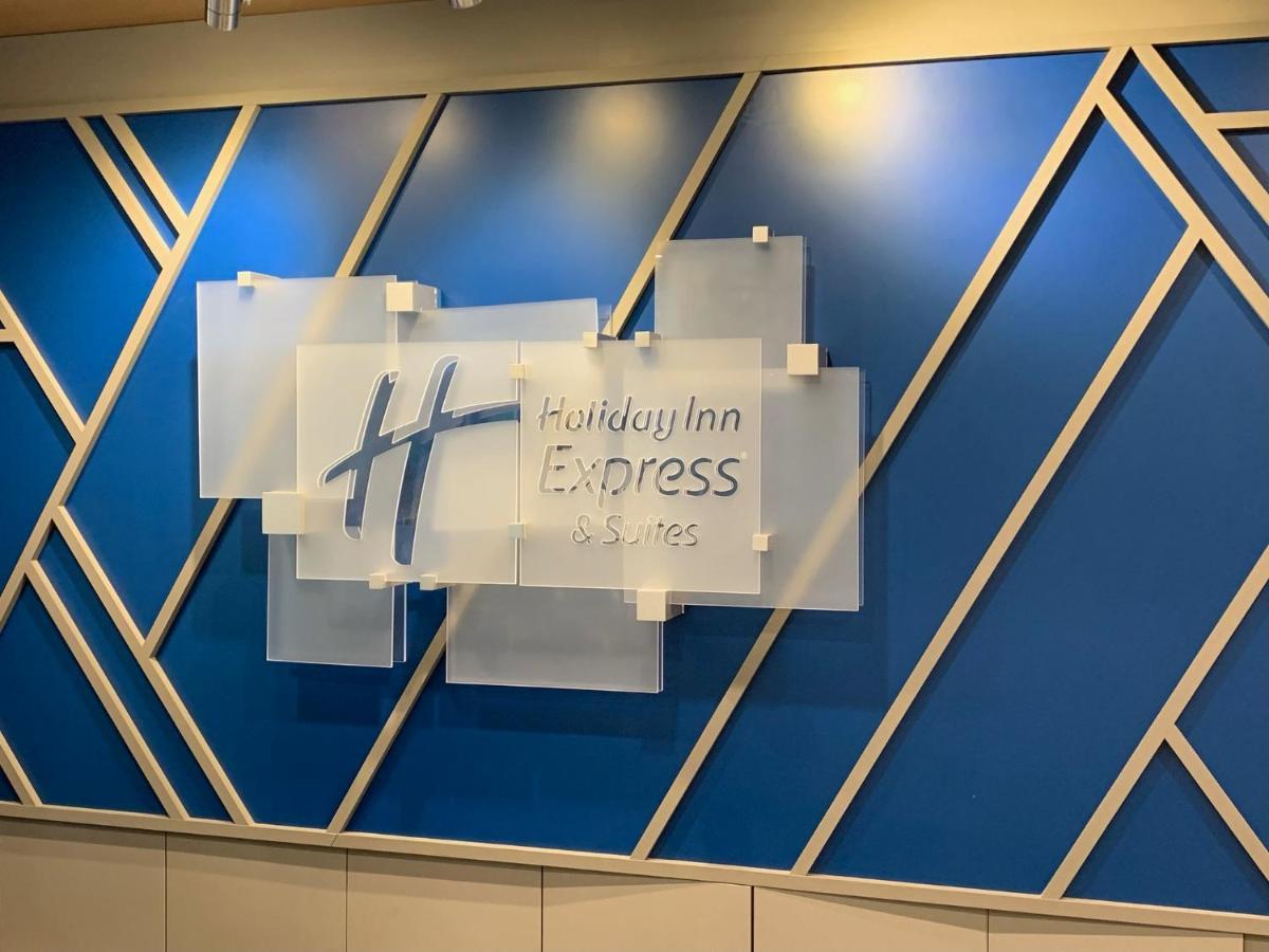 Holiday Inn Express & Suites - Courtenay - Comox By Ihg エクステリア 写真