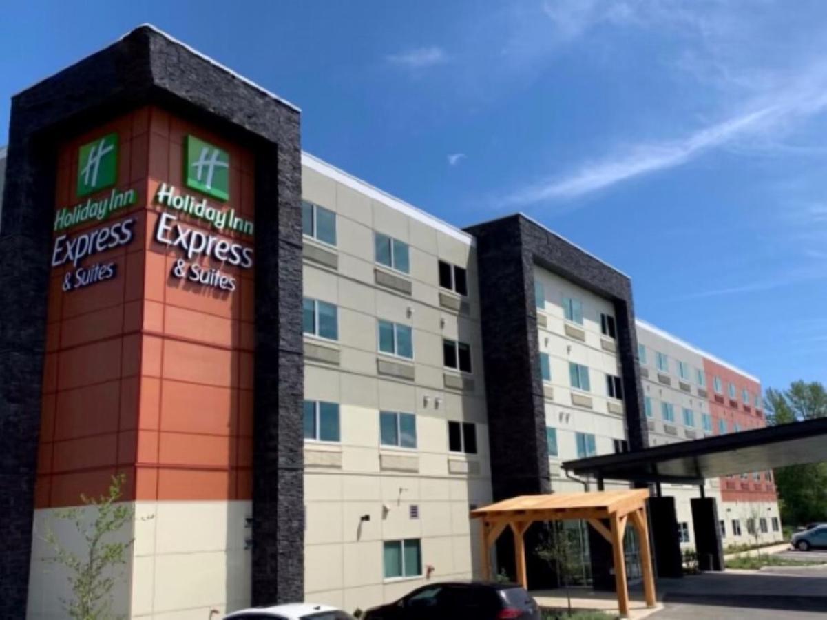 Holiday Inn Express & Suites - Courtenay - Comox By Ihg エクステリア 写真