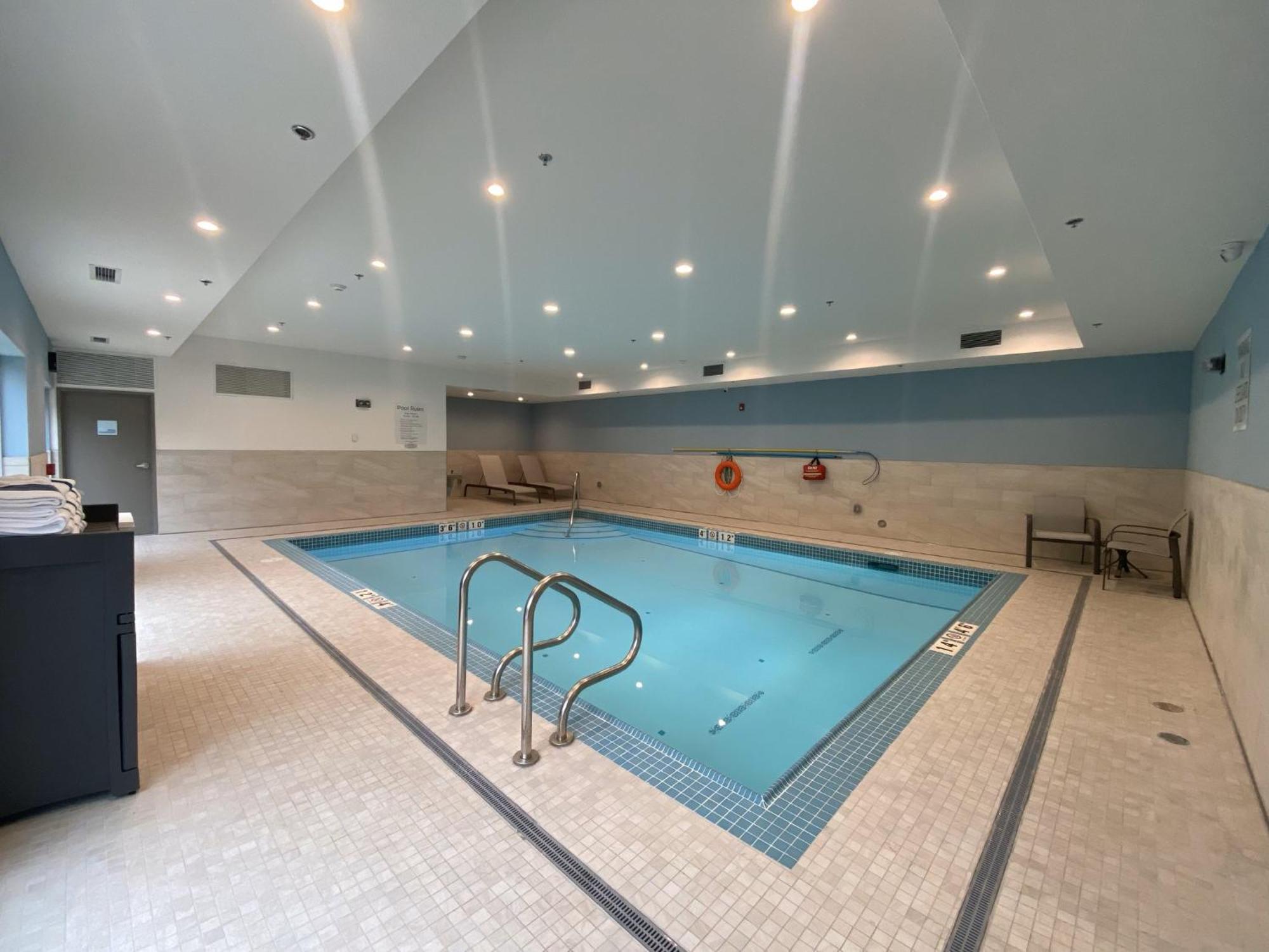 Holiday Inn Express & Suites - Courtenay - Comox By Ihg エクステリア 写真